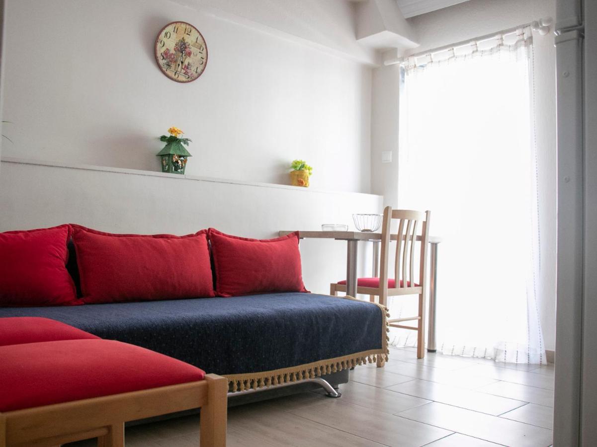 Maria Apartments Paralia Dionysiou Exterior photo