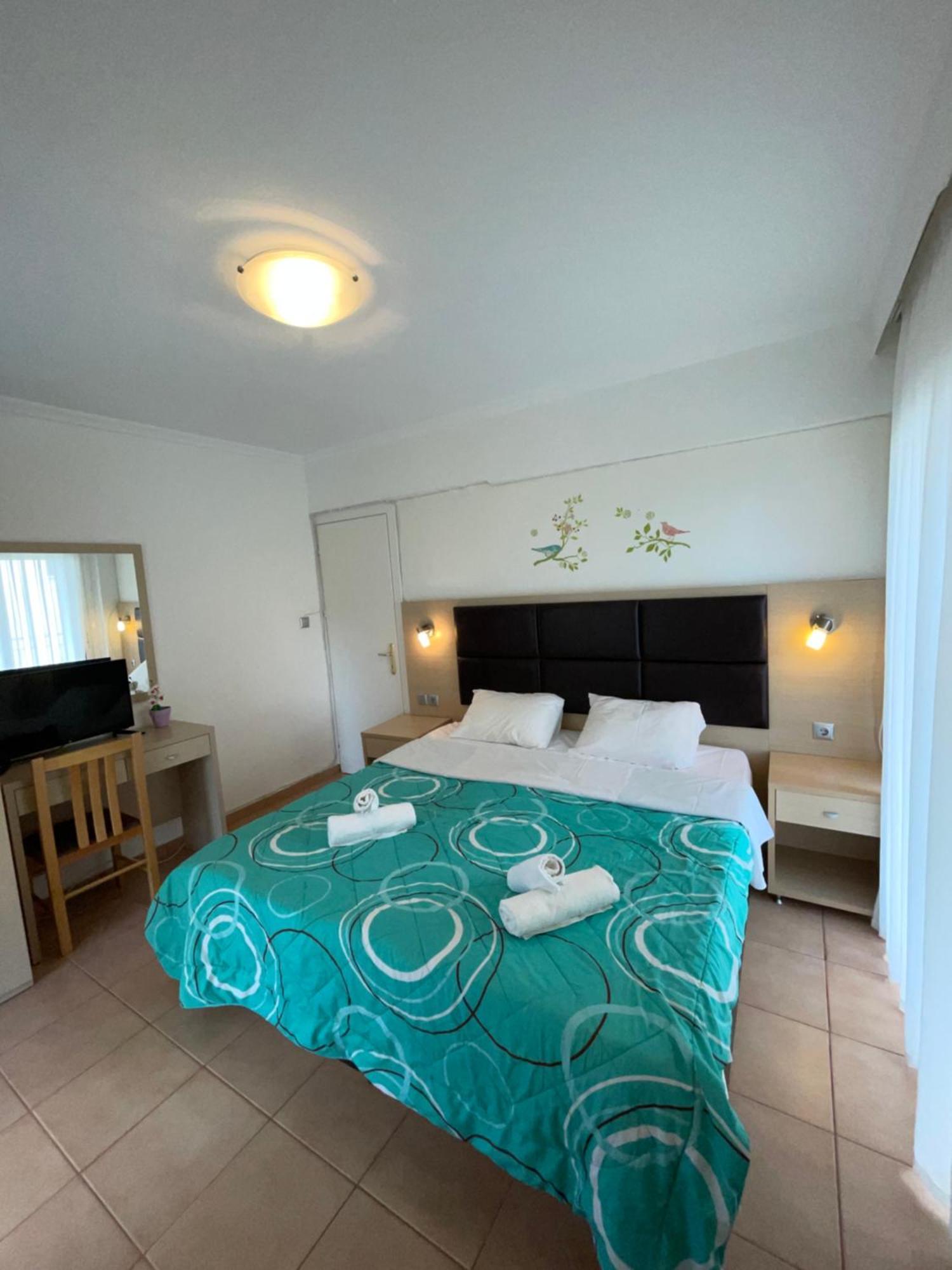 Maria Apartments Paralia Dionysiou Exterior photo