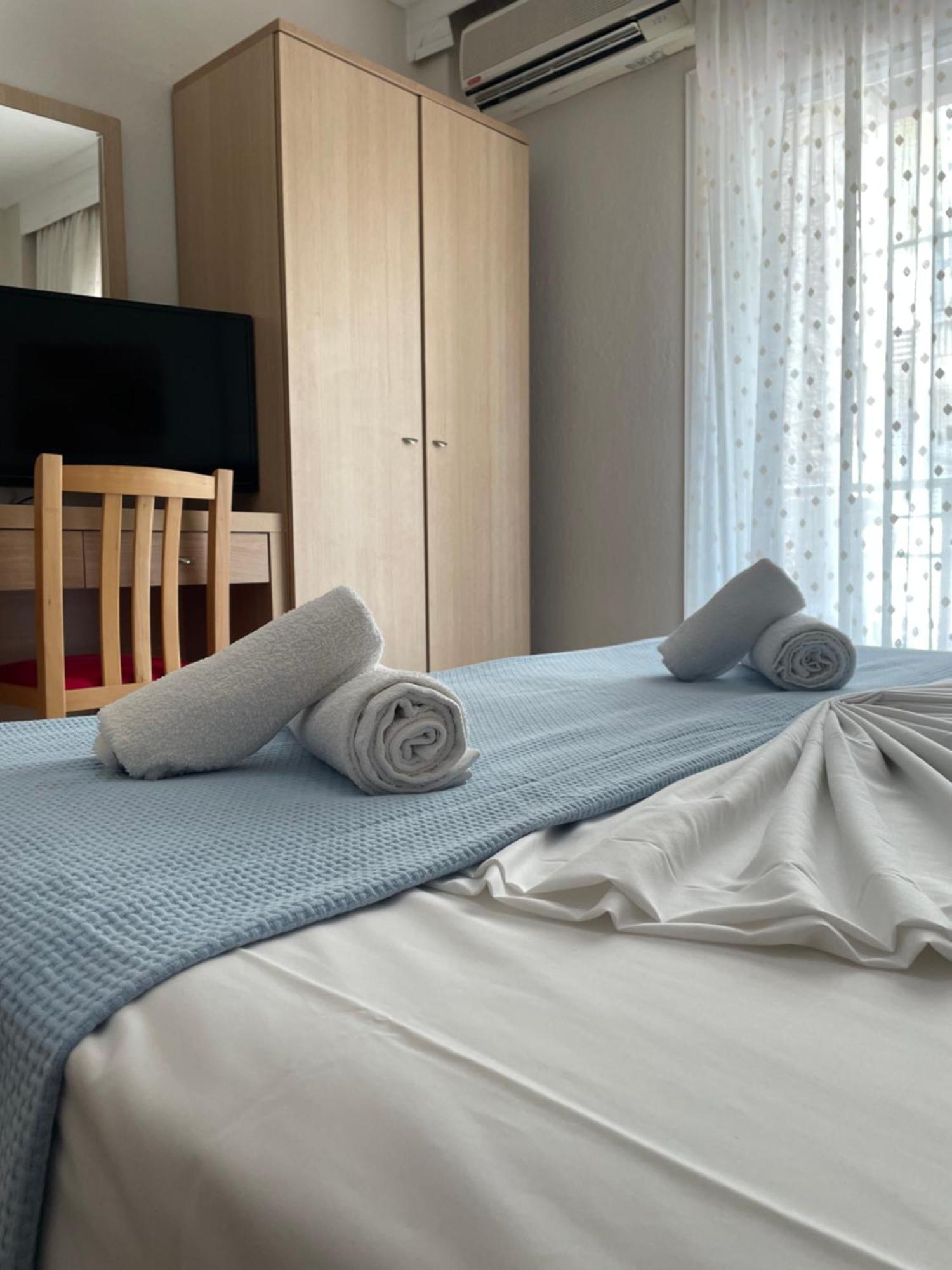 Maria Apartments Paralia Dionysiou Exterior photo