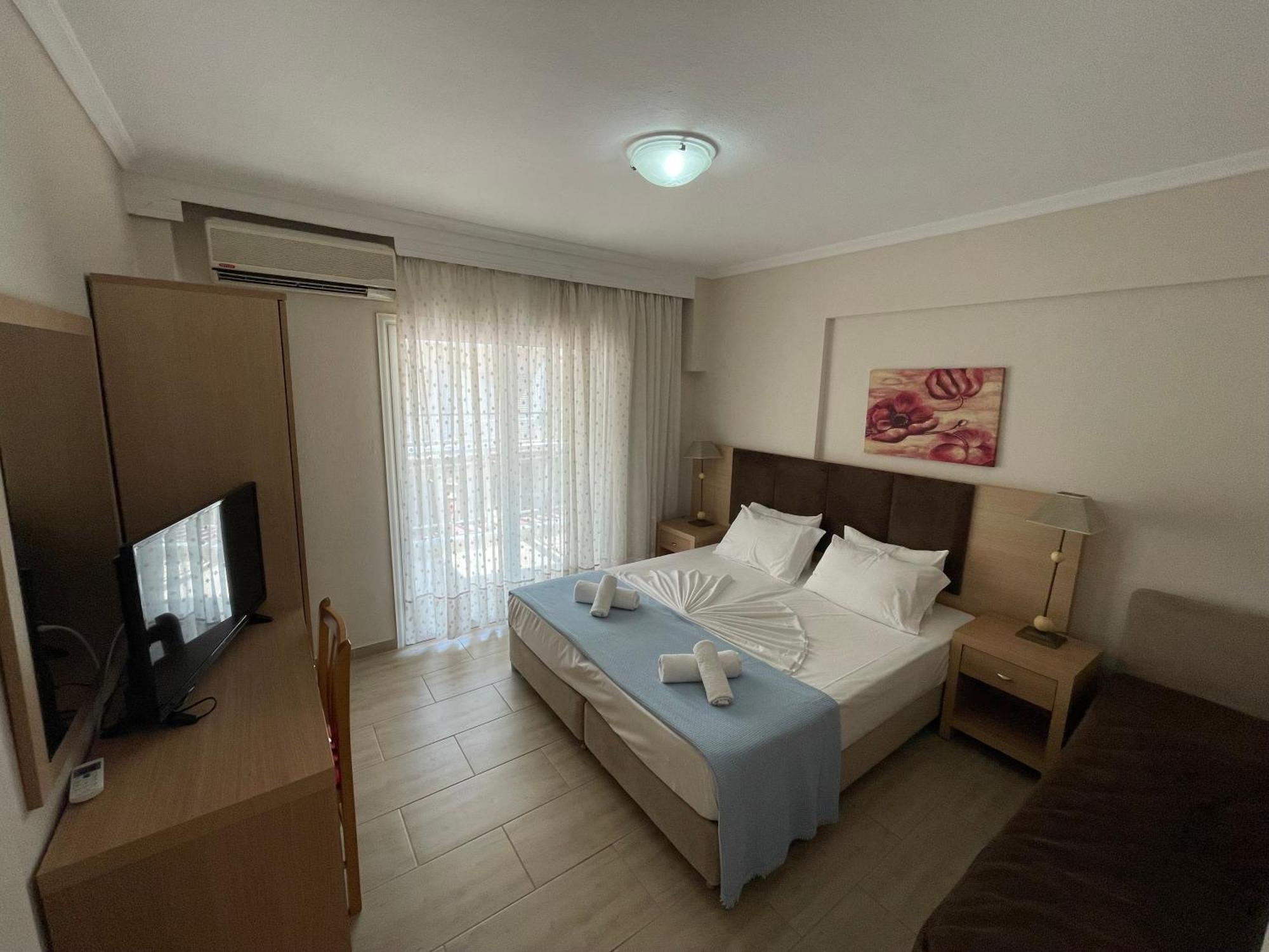 Maria Apartments Paralia Dionysiou Exterior photo