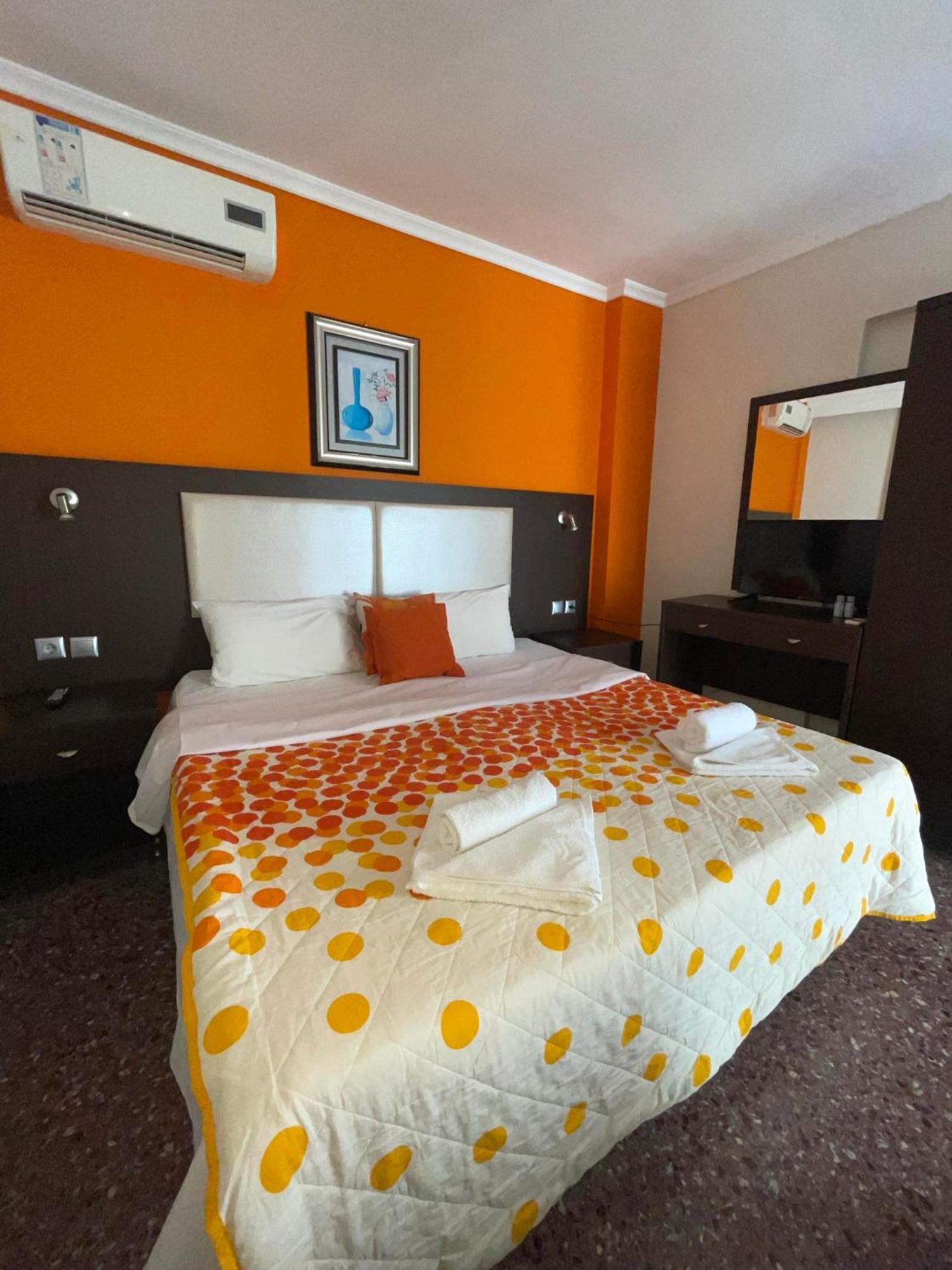Maria Apartments Paralia Dionysiou Exterior photo
