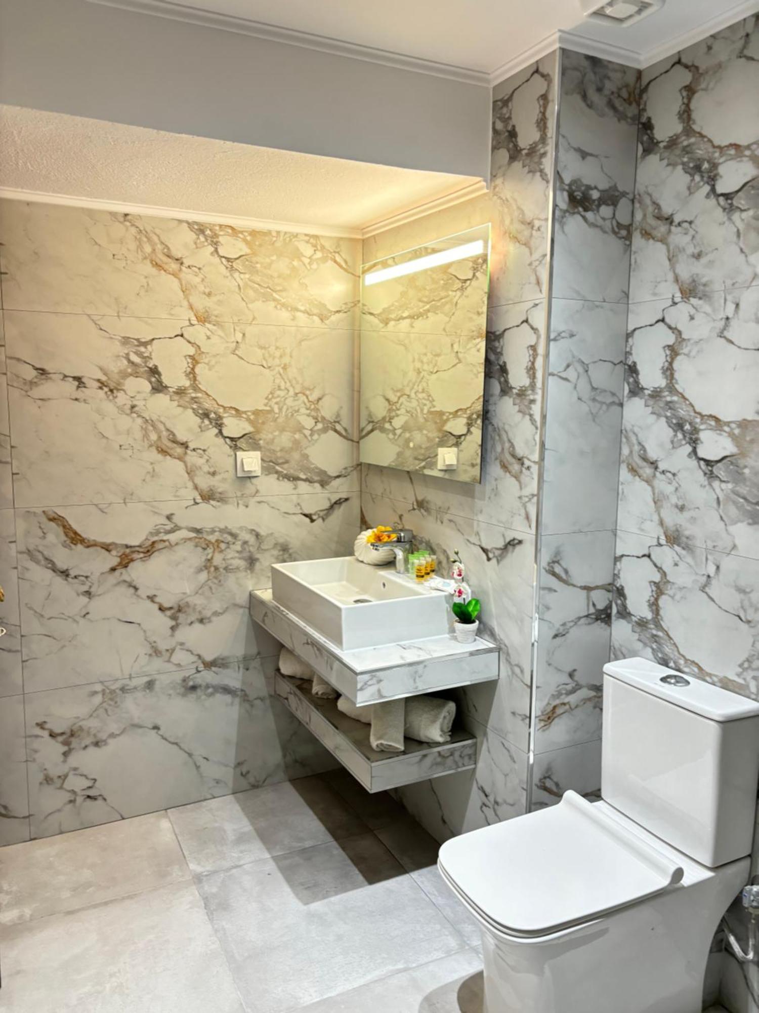 Maria Apartments Paralia Dionysiou Exterior photo